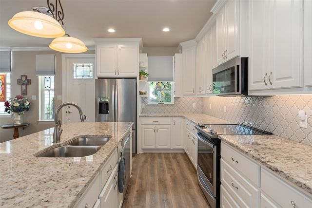 122 Redondo Drive, Gun Barrel City, TX 75156