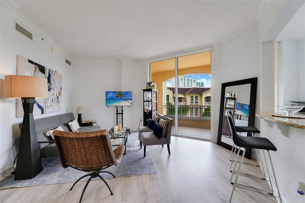 3001 NE 185th Street 612, Aventura, FL 33180