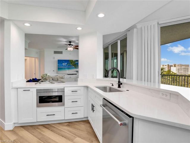 325 Dunes BLVD # 403, Naples, FL 34110