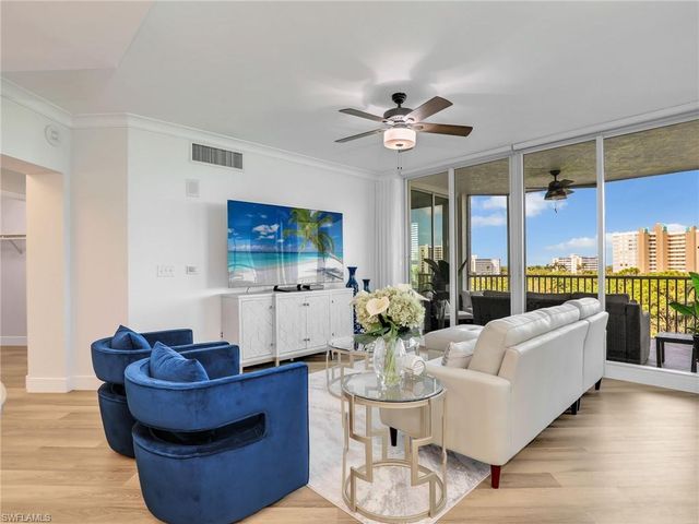 325 Dunes BLVD # 403, Naples, FL 34110