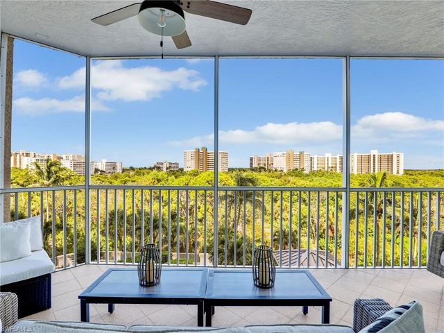 325 Dunes BLVD # 403, Naples, FL 34110