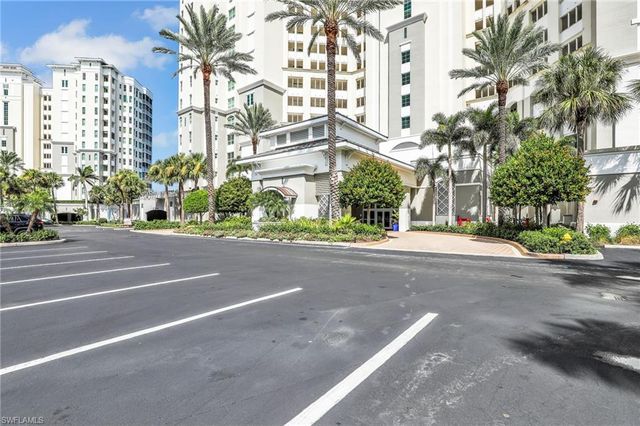 325 Dunes BLVD # 403, Naples, FL 34110
