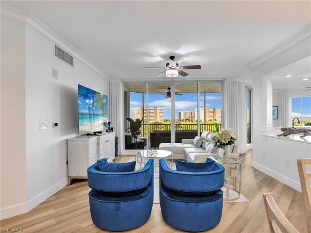 325 Dunes BLVD # 403, Naples, FL 34110