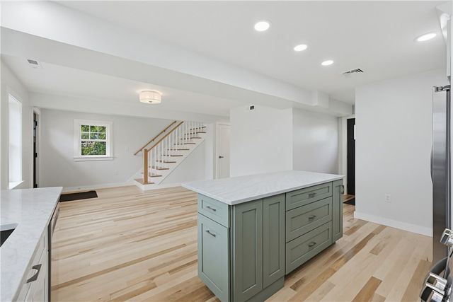 33 Jefferson Avenue, East Providence, RI 02915