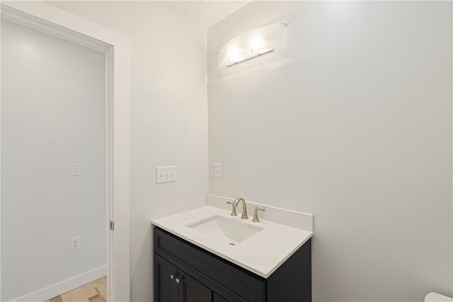 33 Jefferson Avenue, East Providence, RI 02915