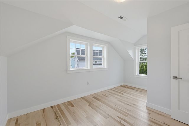 33 Jefferson Avenue, East Providence, RI 02915