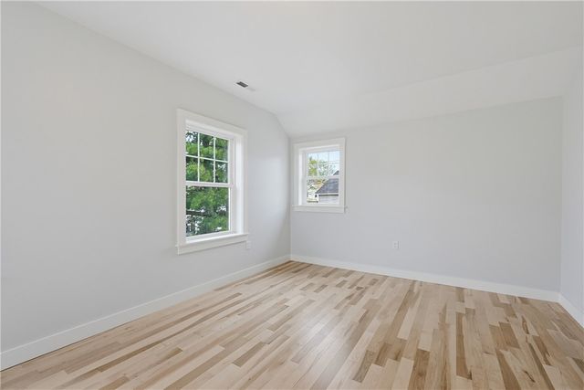 33 Jefferson Avenue, East Providence, RI 02915