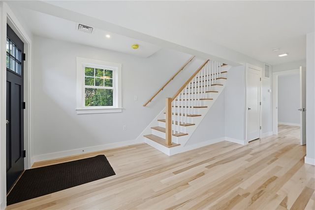 33 Jefferson Avenue, East Providence, RI 02915