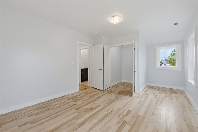 33 Jefferson Avenue, East Providence, RI 02915