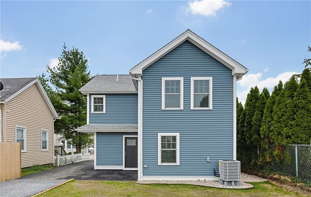 33 Jefferson Avenue, East Providence, RI 02915