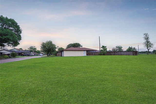 6302 Sioux Drive, Pasadena, TX 77503