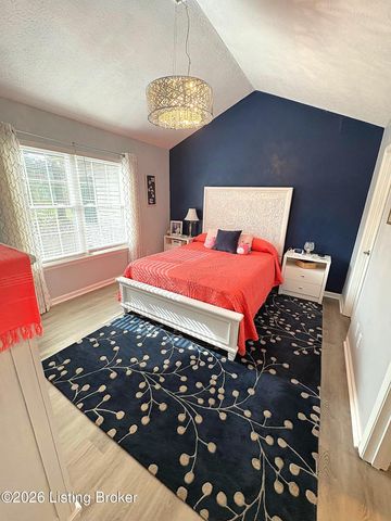 3214 Graystone Manor Pkwy, Louisville, KY 40241