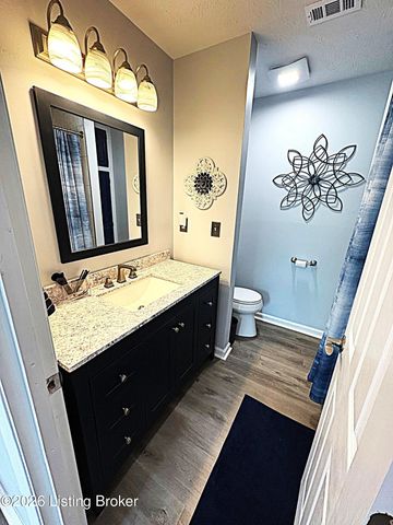 3214 Graystone Manor Pkwy, Louisville, KY 40241