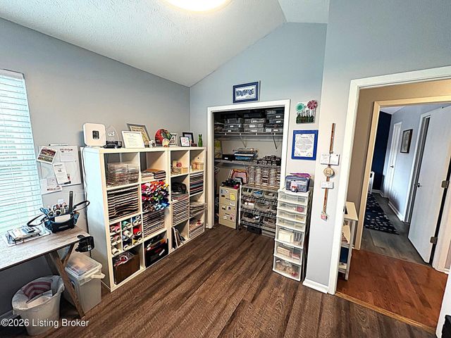 3214 Graystone Manor Pkwy, Louisville, KY 40241