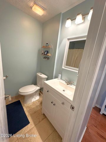 3214 Graystone Manor Pkwy, Louisville, KY 40241