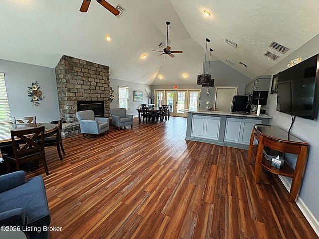 3214 Graystone Manor Pkwy, Louisville, KY 40241