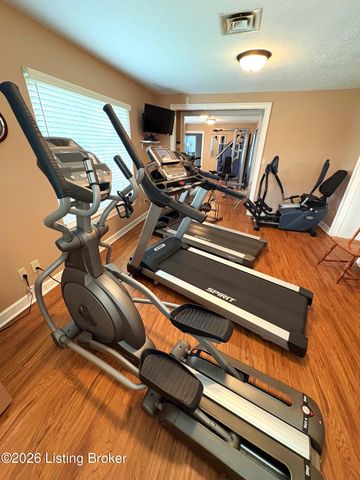 3214 Graystone Manor Pkwy, Louisville, KY 40241