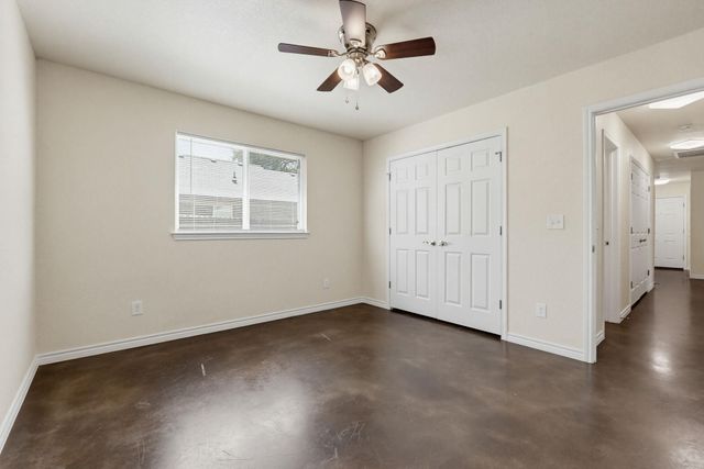 908 E Avenue B, Lampasas, TX 76550