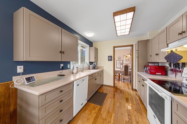 1114 Maple Street S, Northfield, MN 55057