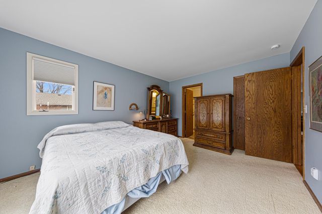 1114 Maple Street S, Northfield, MN 55057