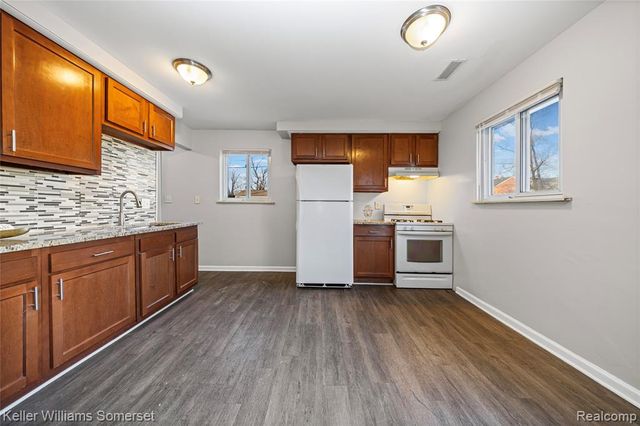 19215 Centralia, Redford, MI 48240