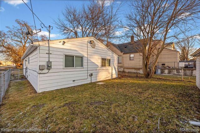 19215 Centralia, Redford, MI 48240