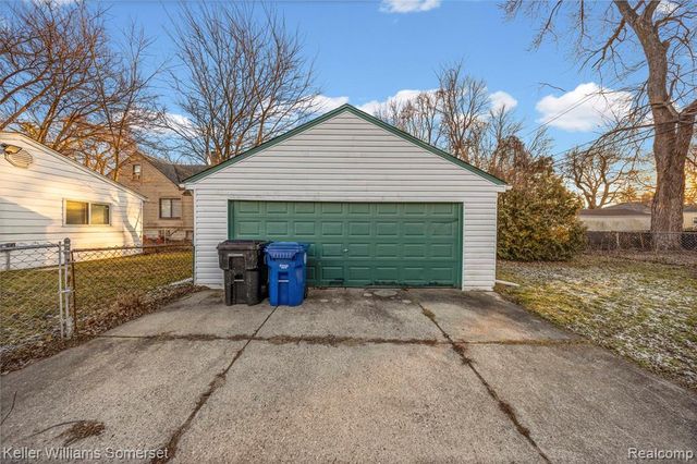 19215 Centralia, Redford, MI 48240