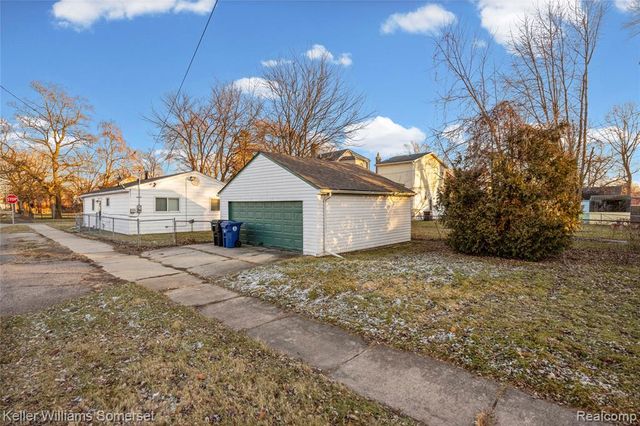 19215 Centralia, Redford, MI 48240