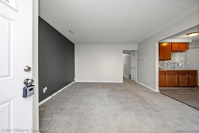 19215 Centralia, Redford, MI 48240