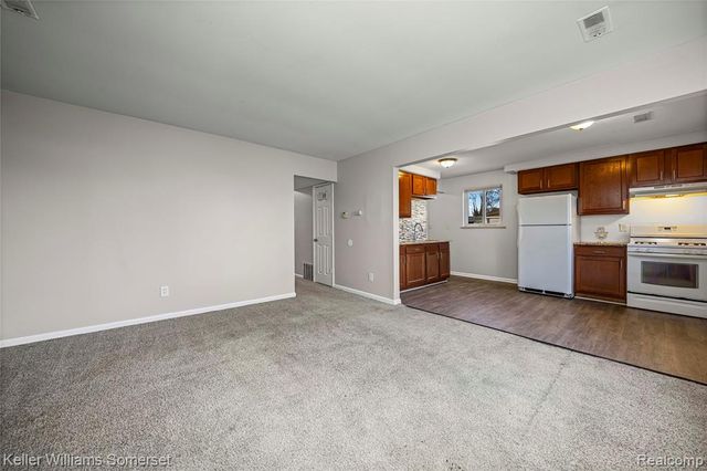 19215 Centralia, Redford, MI 48240