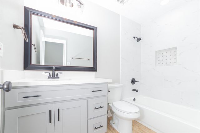 5823 Toddington Road, Humble, TX 77346