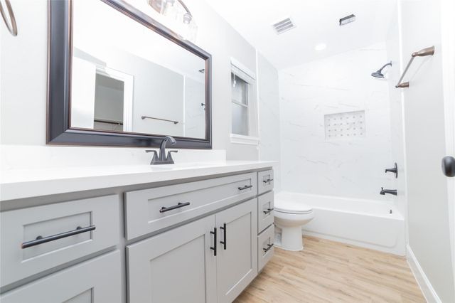 5823 Toddington Road, Humble, TX 77346