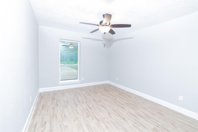 5823 Toddington Road, Humble, TX 77346