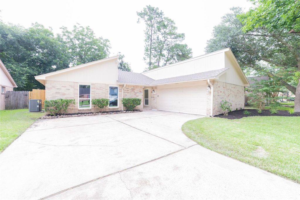 5823 Toddington Road, Humble, TX 77346