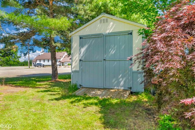 1533 Galbraith Line Road, Fremont Twp, MI 48097