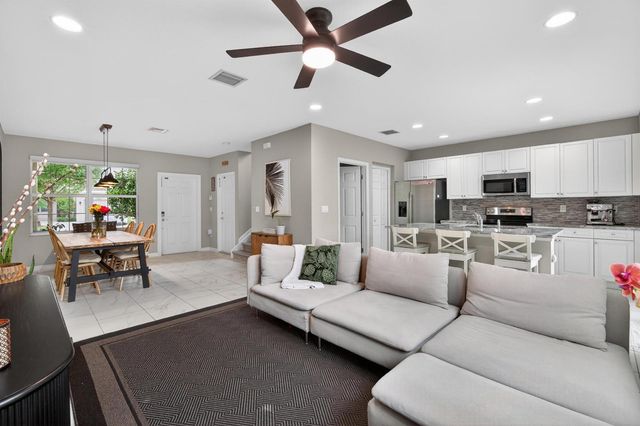 2910 NW Treviso Circle, Port St. Lucie, FL 34986
