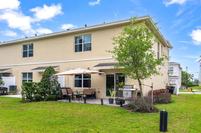 2910 NW Treviso Circle, Port St. Lucie, FL 34986