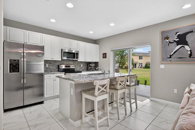 2910 NW Treviso Circle, Port St. Lucie, FL 34986