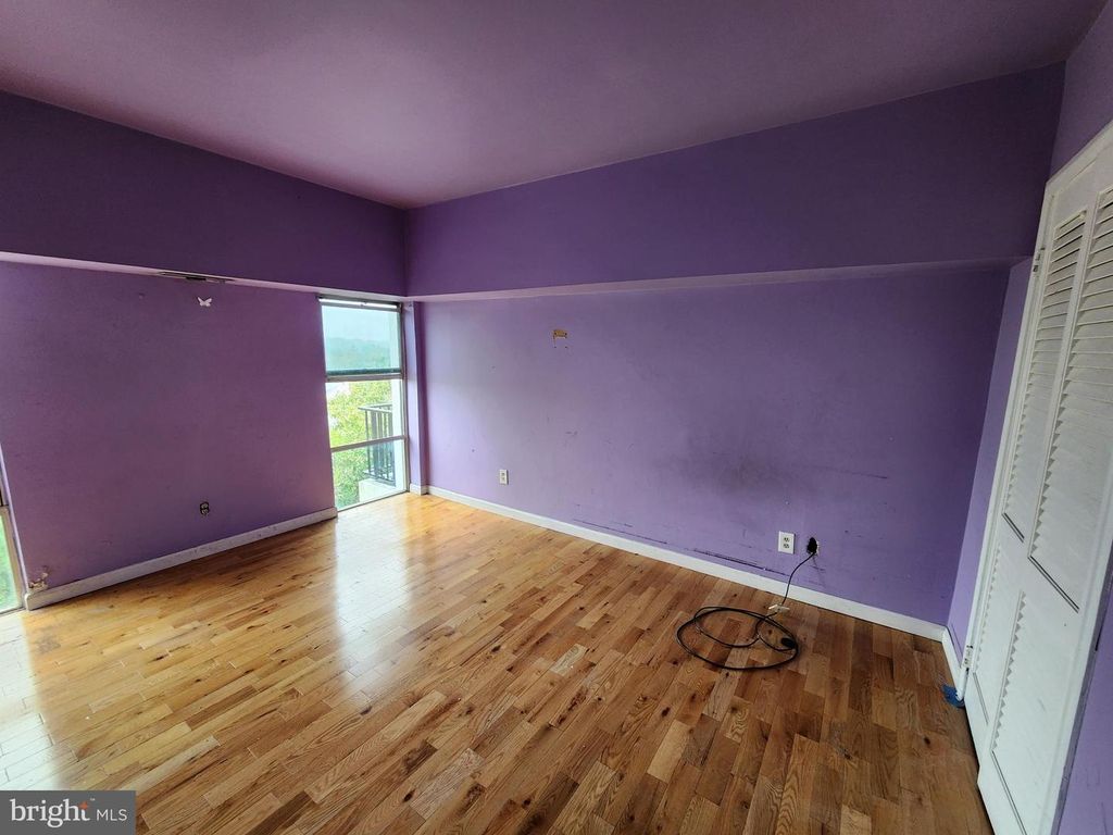 Image 16 of property listing at 6606 PARK HEIGHTS AVE #811, Baltimore, MD 21215