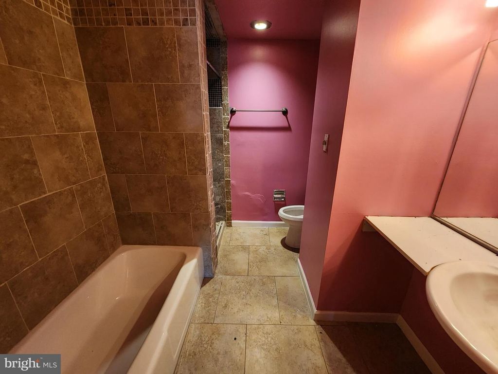 Image 27 of property listing at 6606 PARK HEIGHTS AVE #811, Baltimore, MD 21215