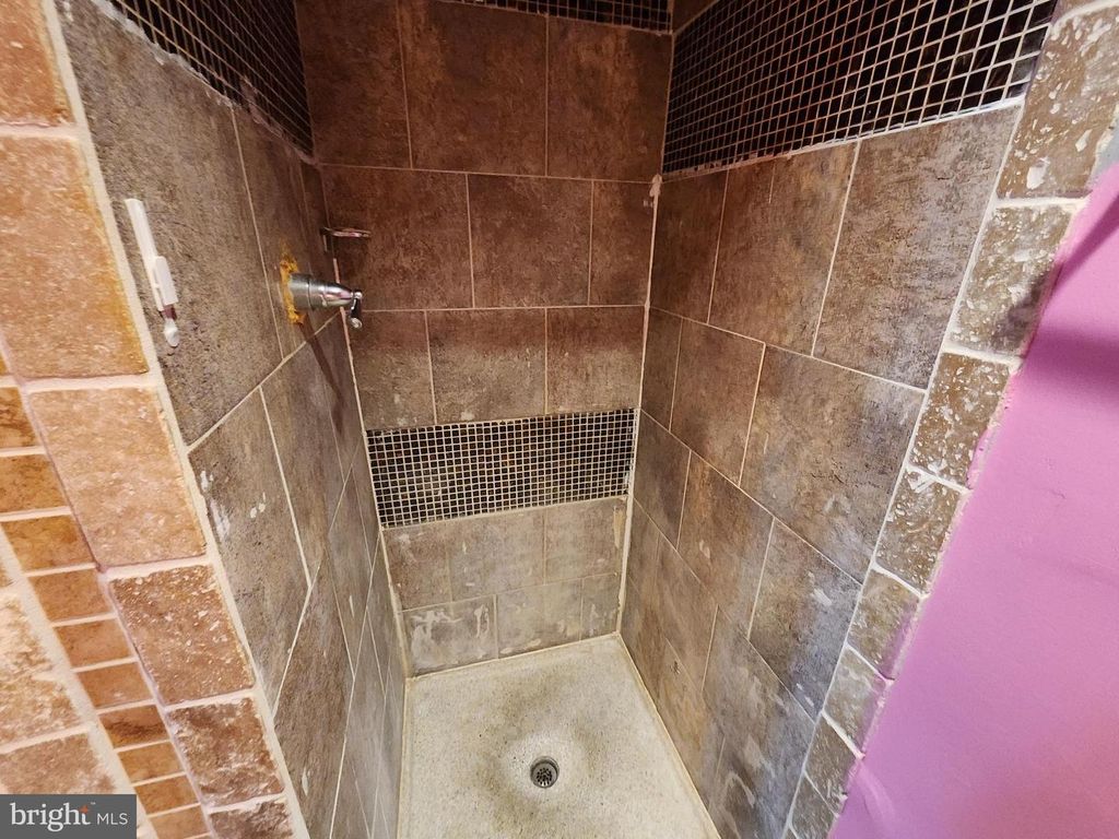 Image 29 of property listing at 6606 PARK HEIGHTS AVE #811, Baltimore, MD 21215