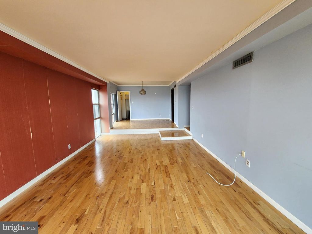Image 33 of property listing at 6606 PARK HEIGHTS AVE #811, Baltimore, MD 21215