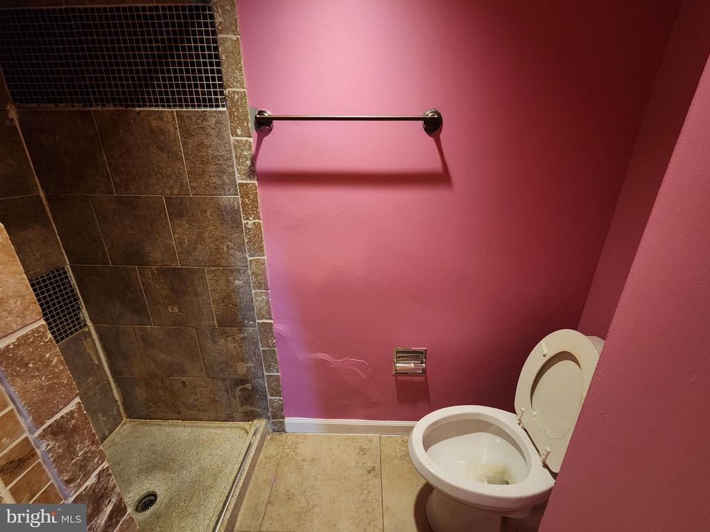 Image 49 of property listing at 6606 PARK HEIGHTS AVE #811, Baltimore, MD 21215