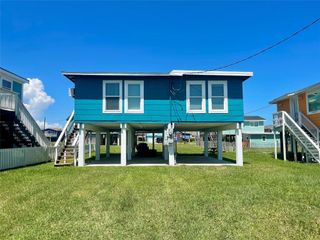 302 Ocean Avenue, Surfside Beach, TX 77541
