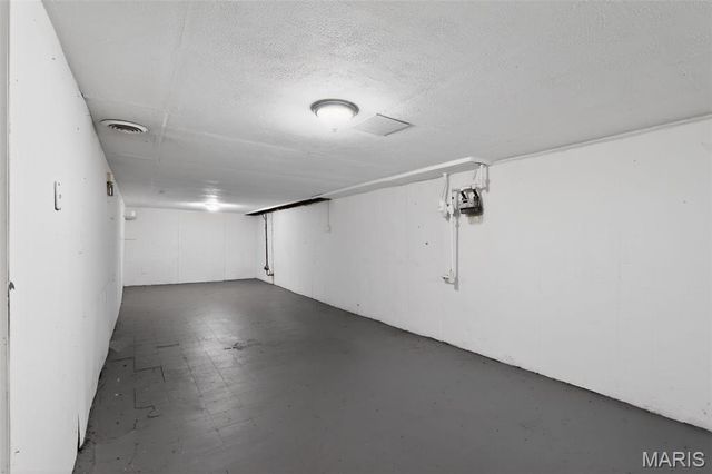 10213 Unicorn Drive, St Louis, MO 63137