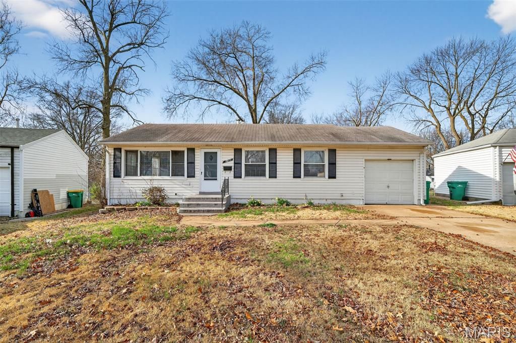 10213 Unicorn Drive, St Louis, MO 63137