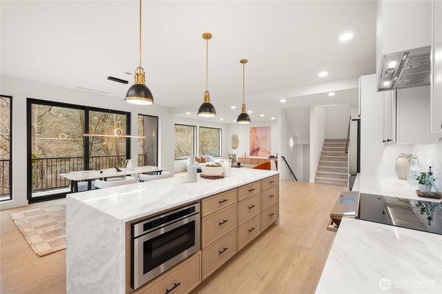 300 SE 208th Street, Bothell, WA 98012