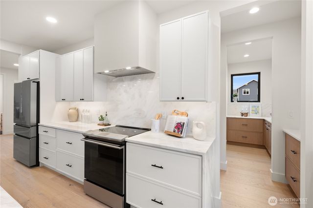 300 SE 208th Street, Bothell, WA 98012