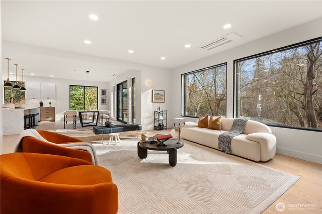 300 SE 208th Street, Bothell, WA 98012