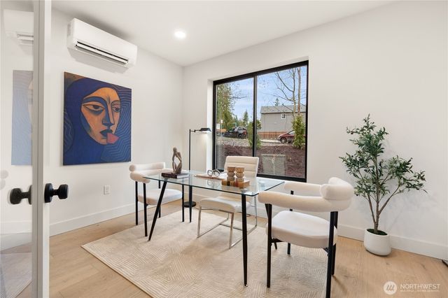 300 SE 208th Street, Bothell, WA 98012